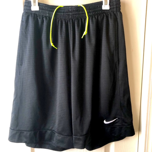 Nike Other - Men’s Nike shorts sz Large